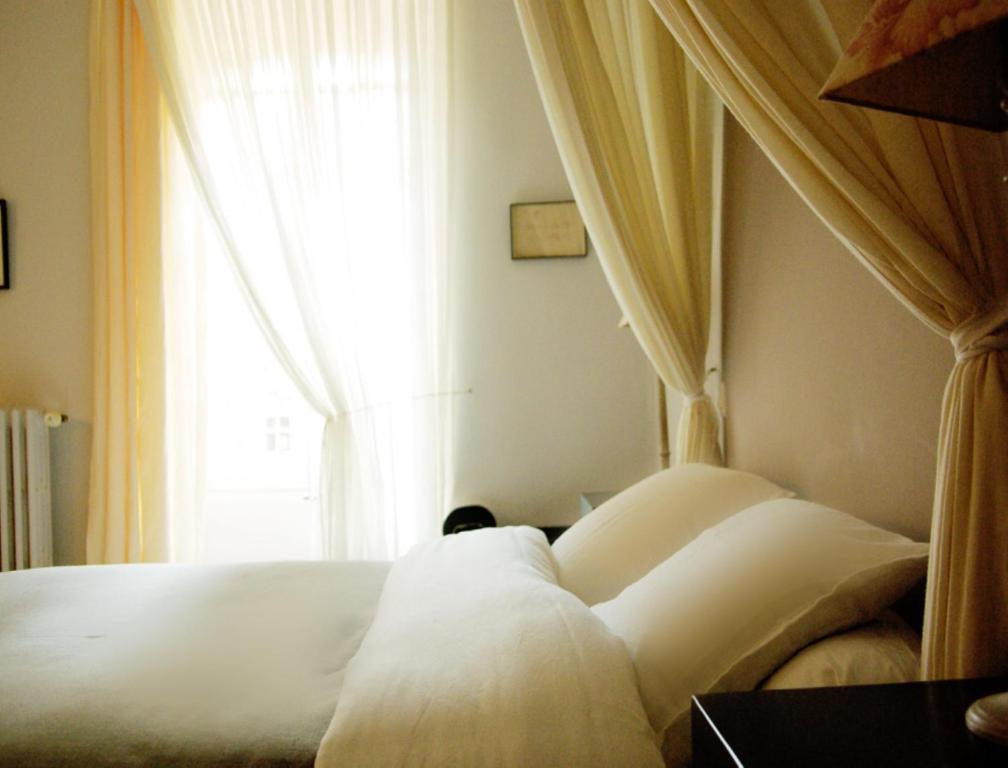 Montaren-et-Saint-Médiers Monte Arena Bed & Breakfast エクステリア 写真